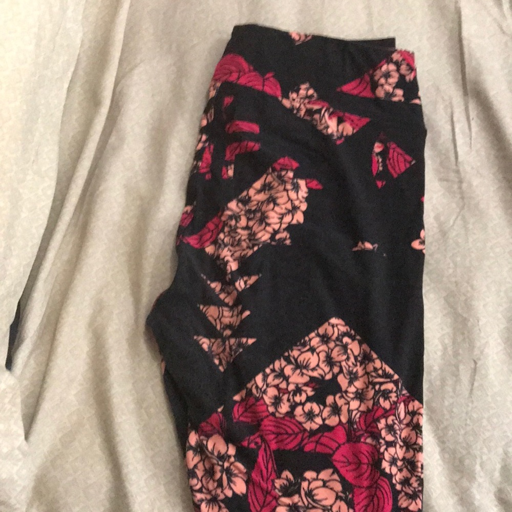 TC LuLaRoe leggings!!
